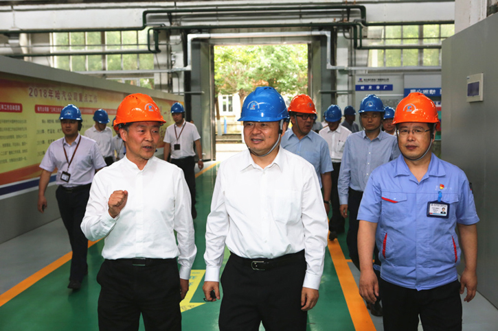 郝鹏参观调查Z6尊龙凯时集团所属企业汽轮机公司
